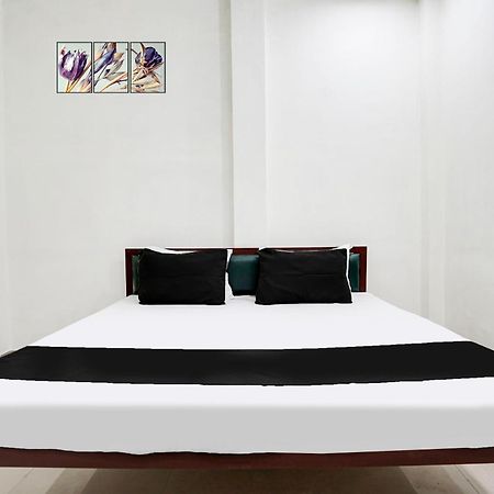 Hotel O The Moon Bareli Kültér fotó