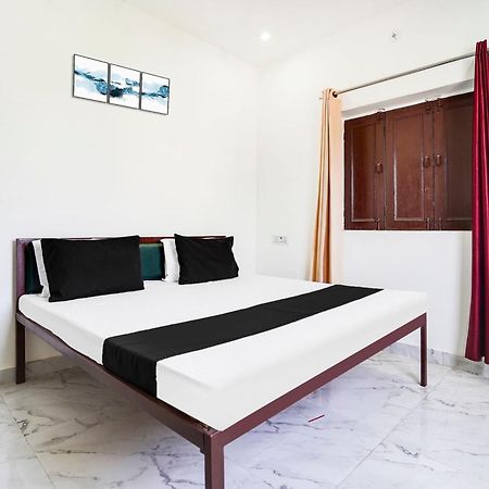 Hotel O The Moon Bareli Kültér fotó