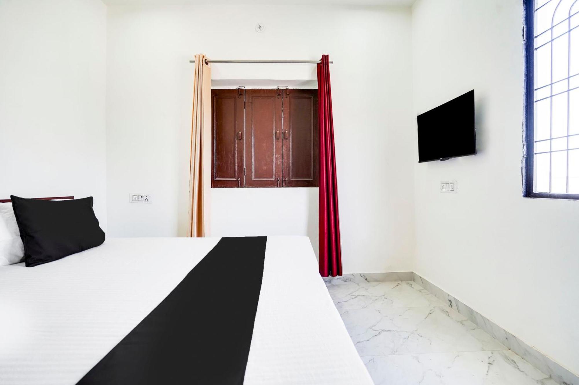 Hotel O The Moon Bareli Kültér fotó
