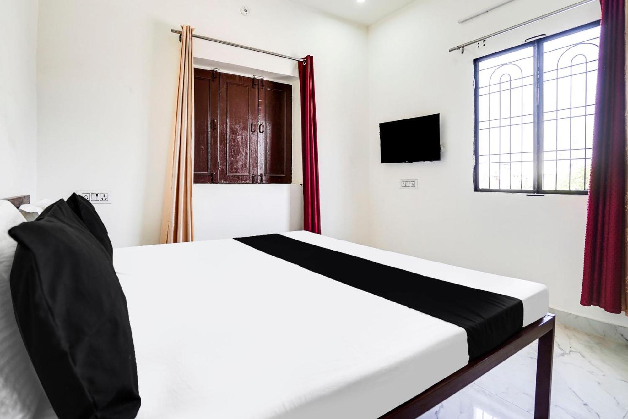 Hotel O The Moon Bareli Kültér fotó