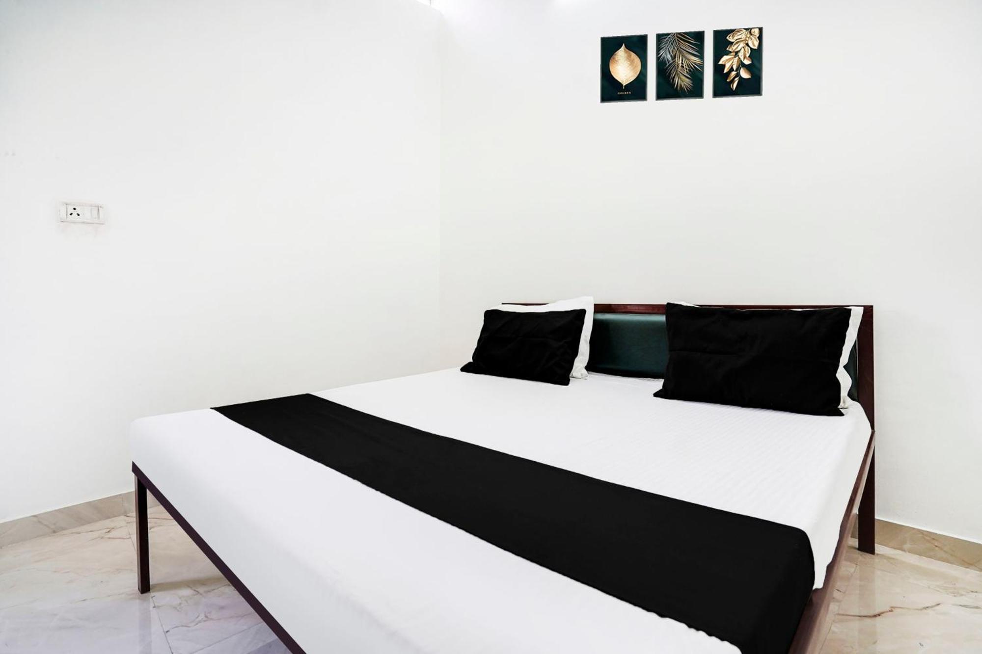Hotel O The Moon Bareli Kültér fotó