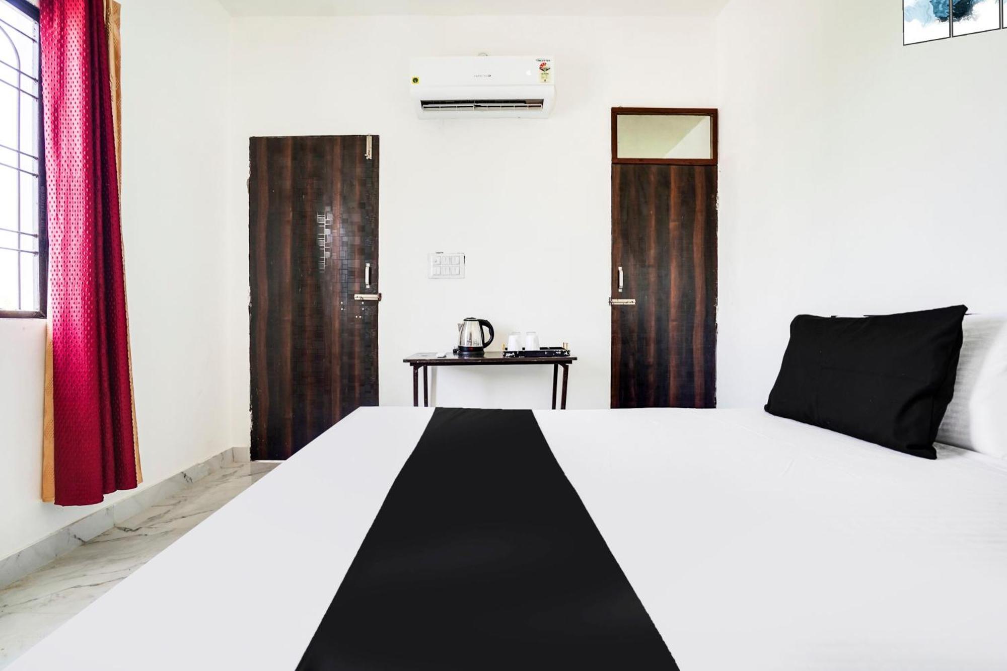 Hotel O The Moon Bareli Kültér fotó